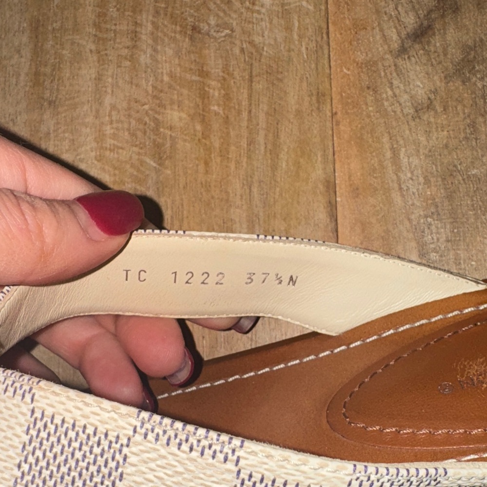 Checkered Tan and White Sandals - Picture 7 of 11
